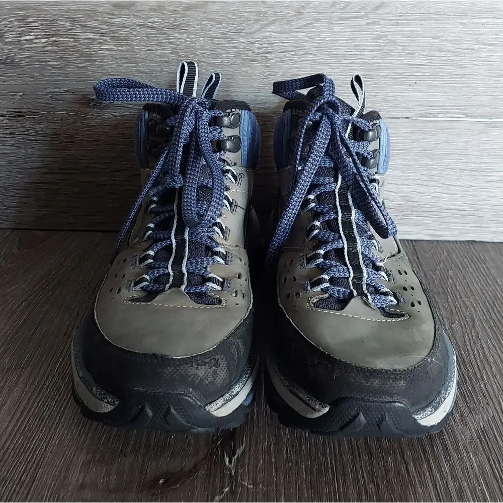 Hoka One One Women Tor Summit Mid WP Gray Hiking Boot Size 5.5